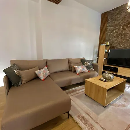 Cityscape Haven Apartment *